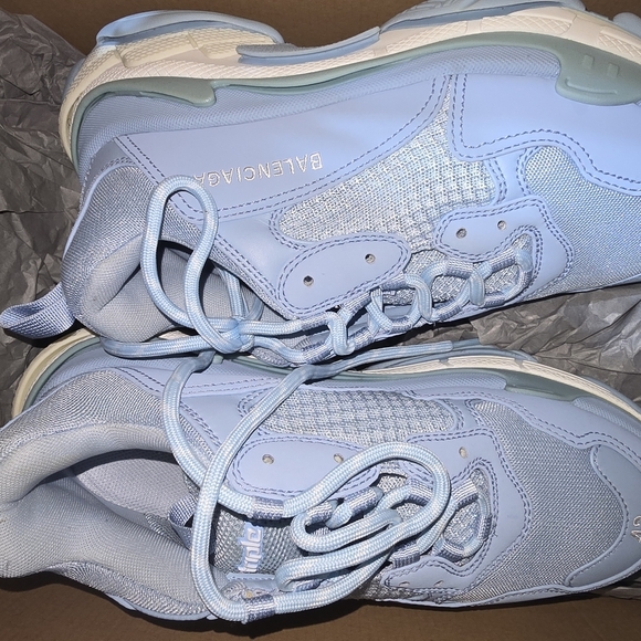 Balenciaga Triple S Men's Sneakers - Picture 5 of 8